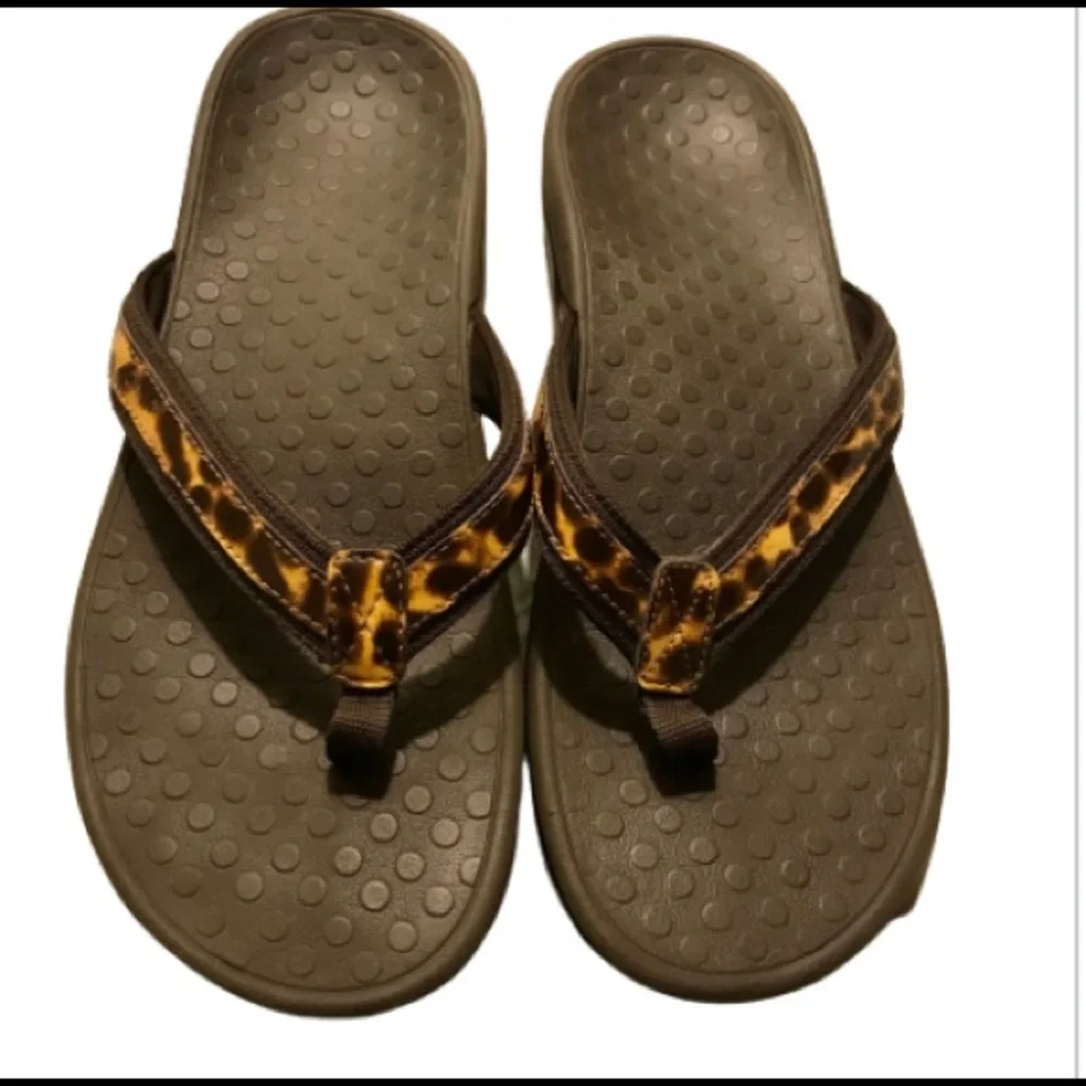 Vionic Tide II Brown Leopard Flip Flop Sandals 10 - Picture 1 of 4